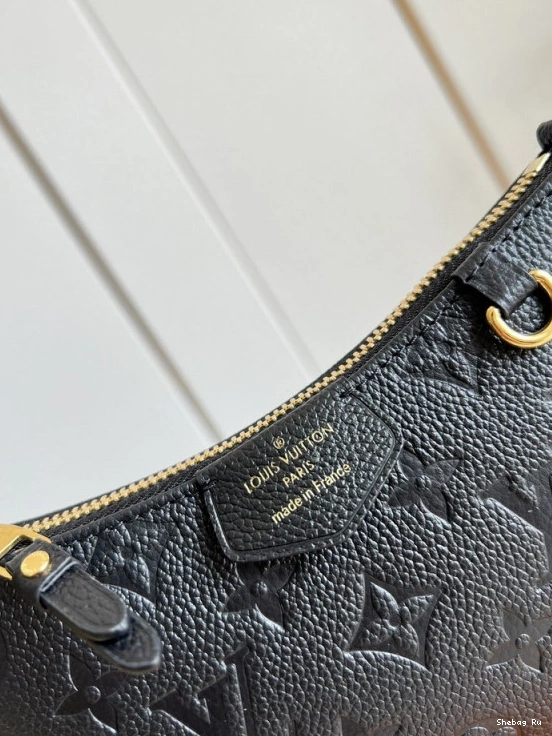 ON POUCH STRAP EASY LOUIS VUITTON 0712